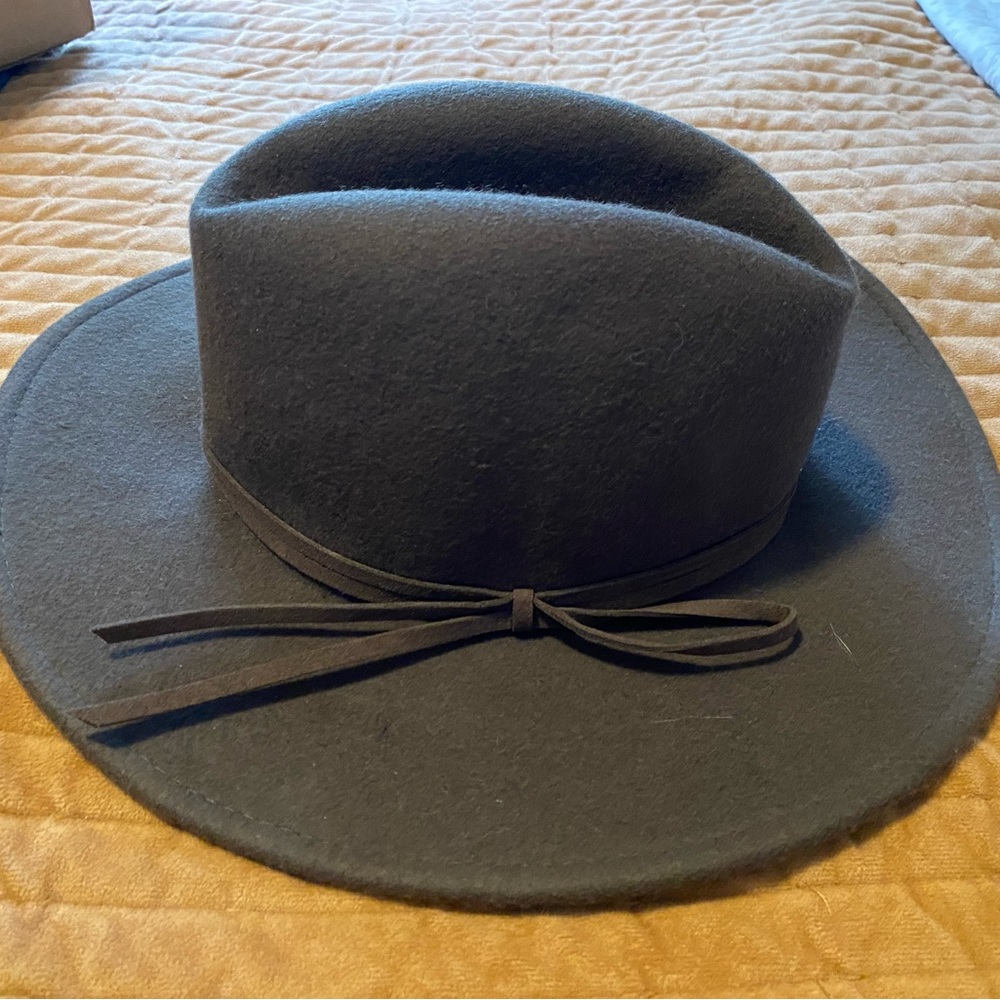 felt brim hat